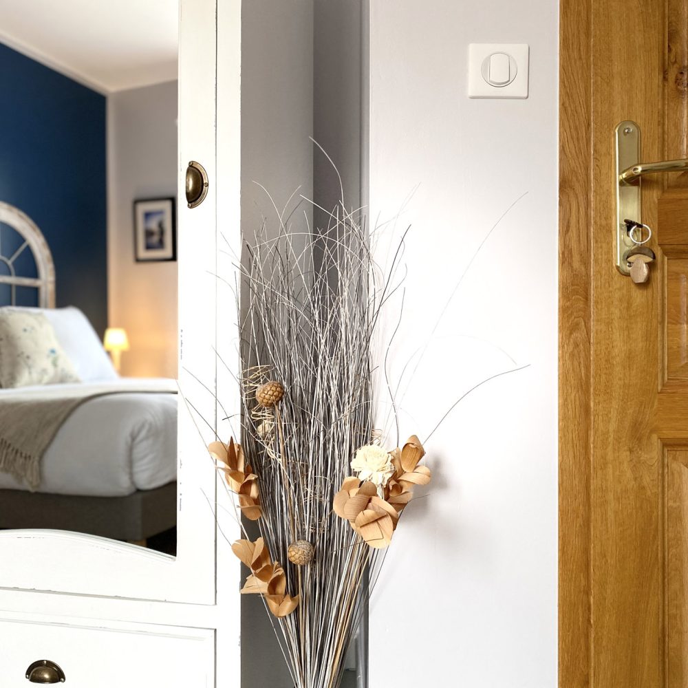 Reveries-en-Perigord-Chambres-dhotes-piscine-Sarlat-Chambre-Brantome-25