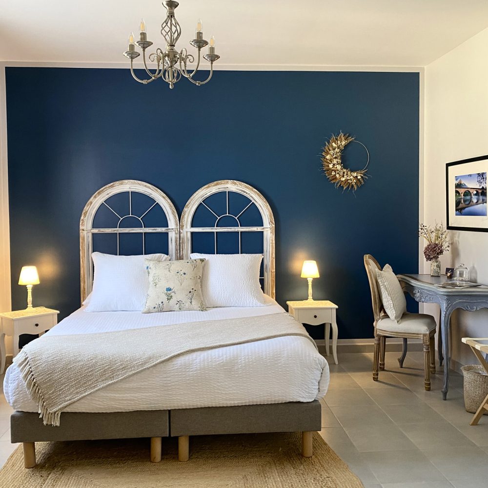 Reveries-en-Perigord-Chambres-dhotes-piscine-Sarlat-Chambre-Brantome-3